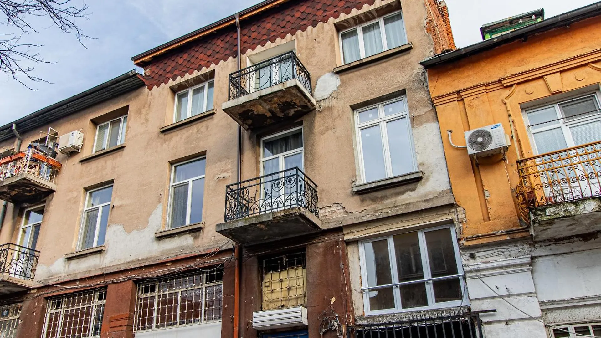 Lion'S Bridge Haven - Sofia Central Studio Apartment