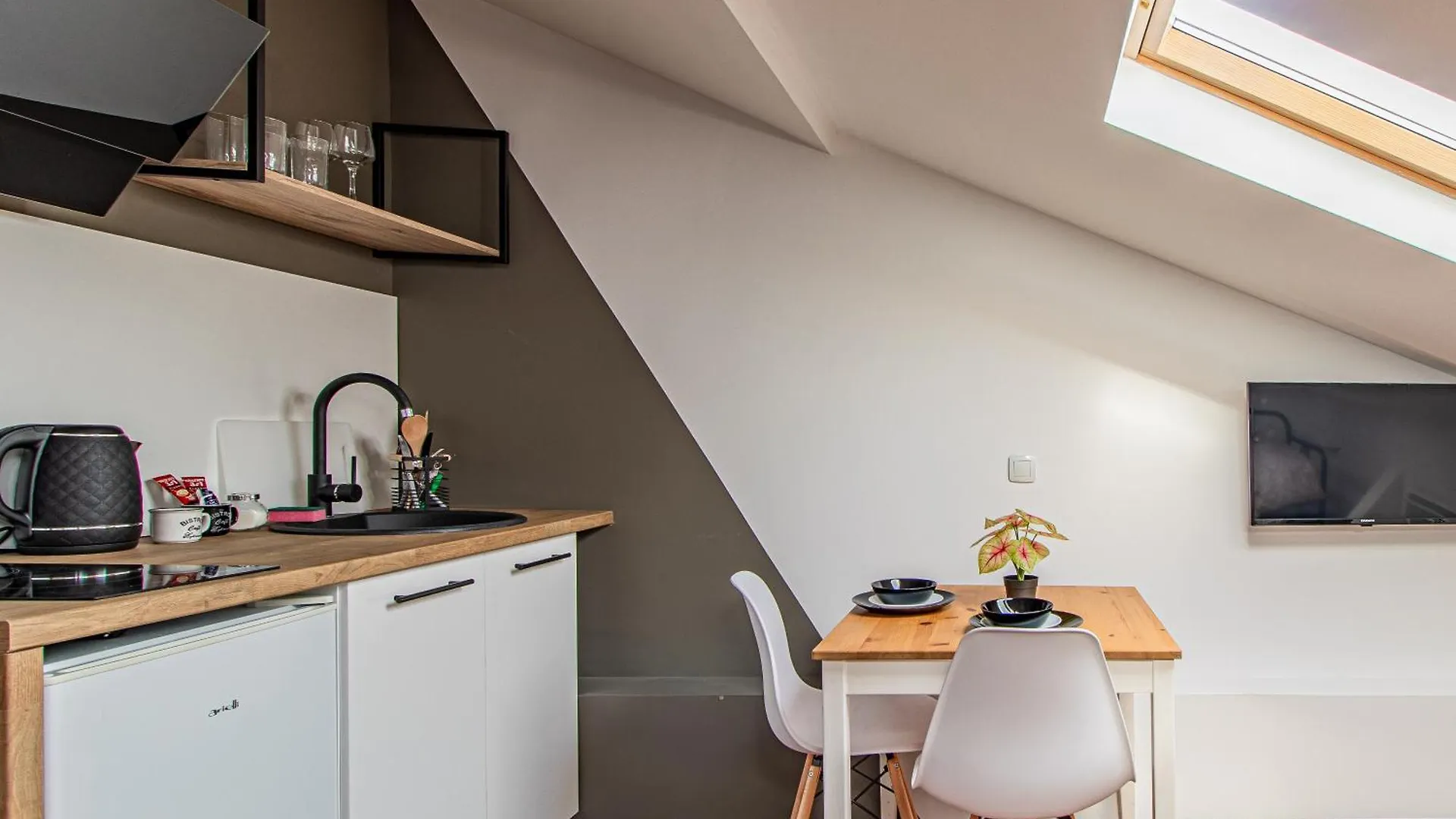 Apartment Lion'S Bridge Haven - Sofia Central Studio